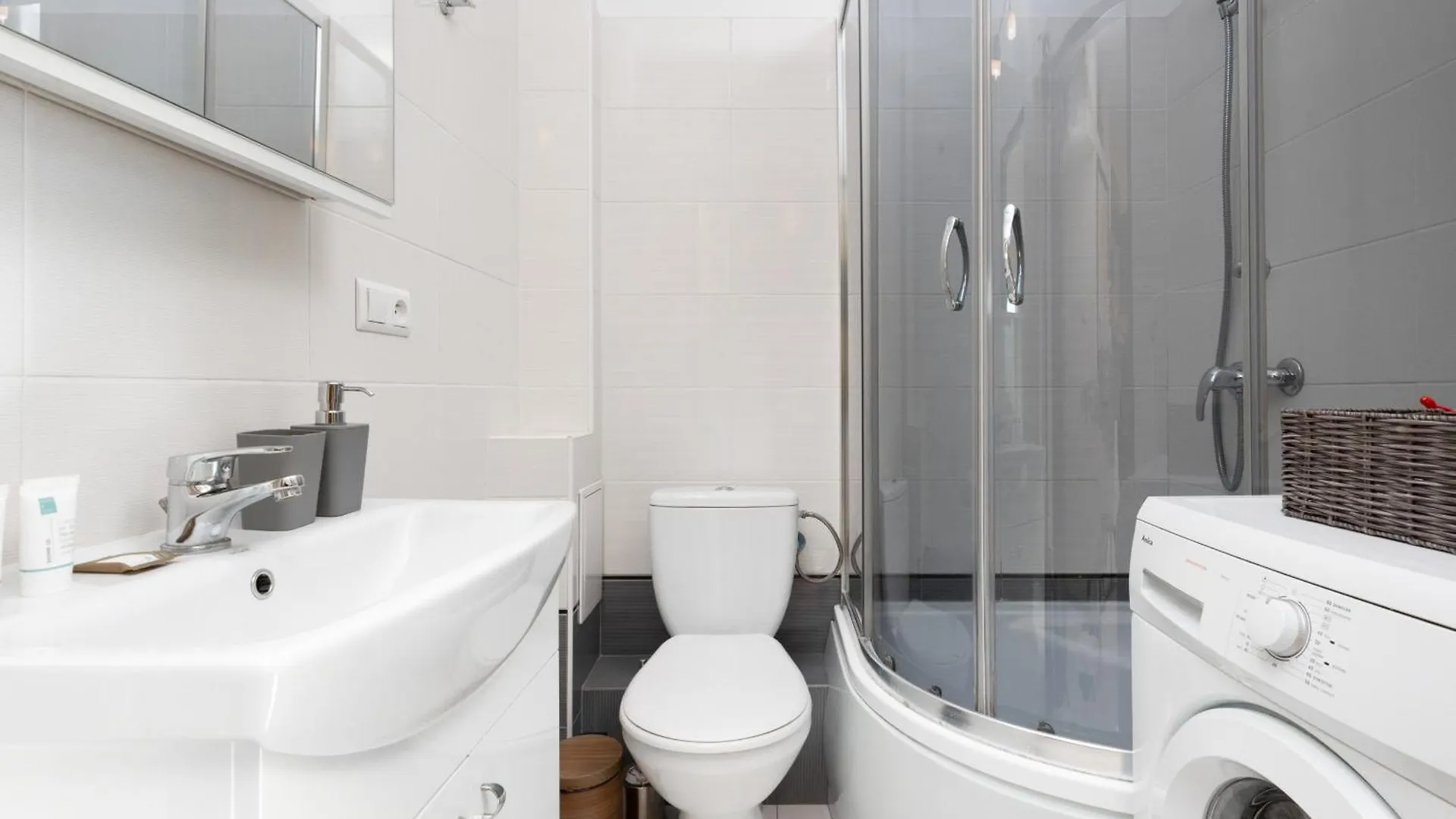 Apartment City Center Studio In Warsaw By Noclegi Renters Poland